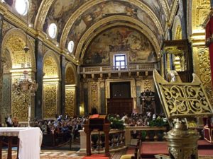 Malta, 16 novembre 2010 La Valletta, concattedrale di San Giovanni. I cantori prendono posto per il concerto.