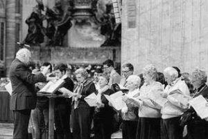 Basilica S. Pietro - Vaticano, Celebrazione Eucaristica. Il prof. C. Stucchi dirige il Coro guida dell'Assemblea (11 Novembre 2012).