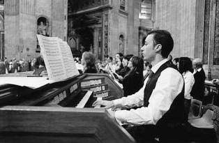 Basilica S. Pietro - Vaticano, Celebrazione Eucaristica. Il maestro S. Manfredini all'organo (11 Novembre 2012).