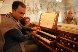 Il M° Manfredini all'organo Reinisch della Basilica di Wilten (28 luglio).